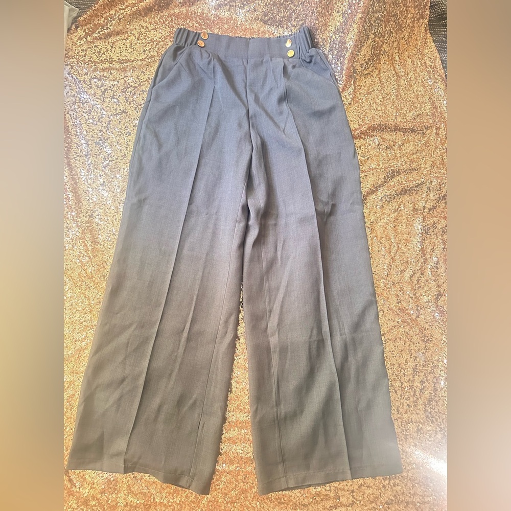 Women’s petite medium Gray Wide-Leg Trousers